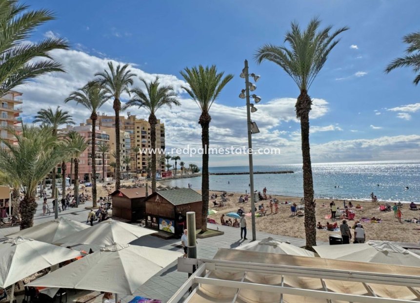 Resale - Apartment -
Torrevieja - Playa del Cura