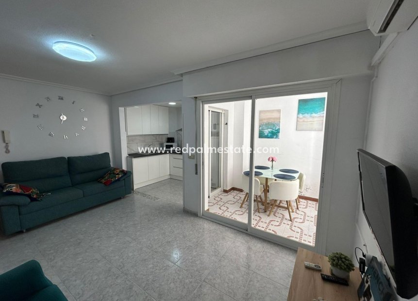 Resale - Apartment -
Torrevieja - Playa del Cura