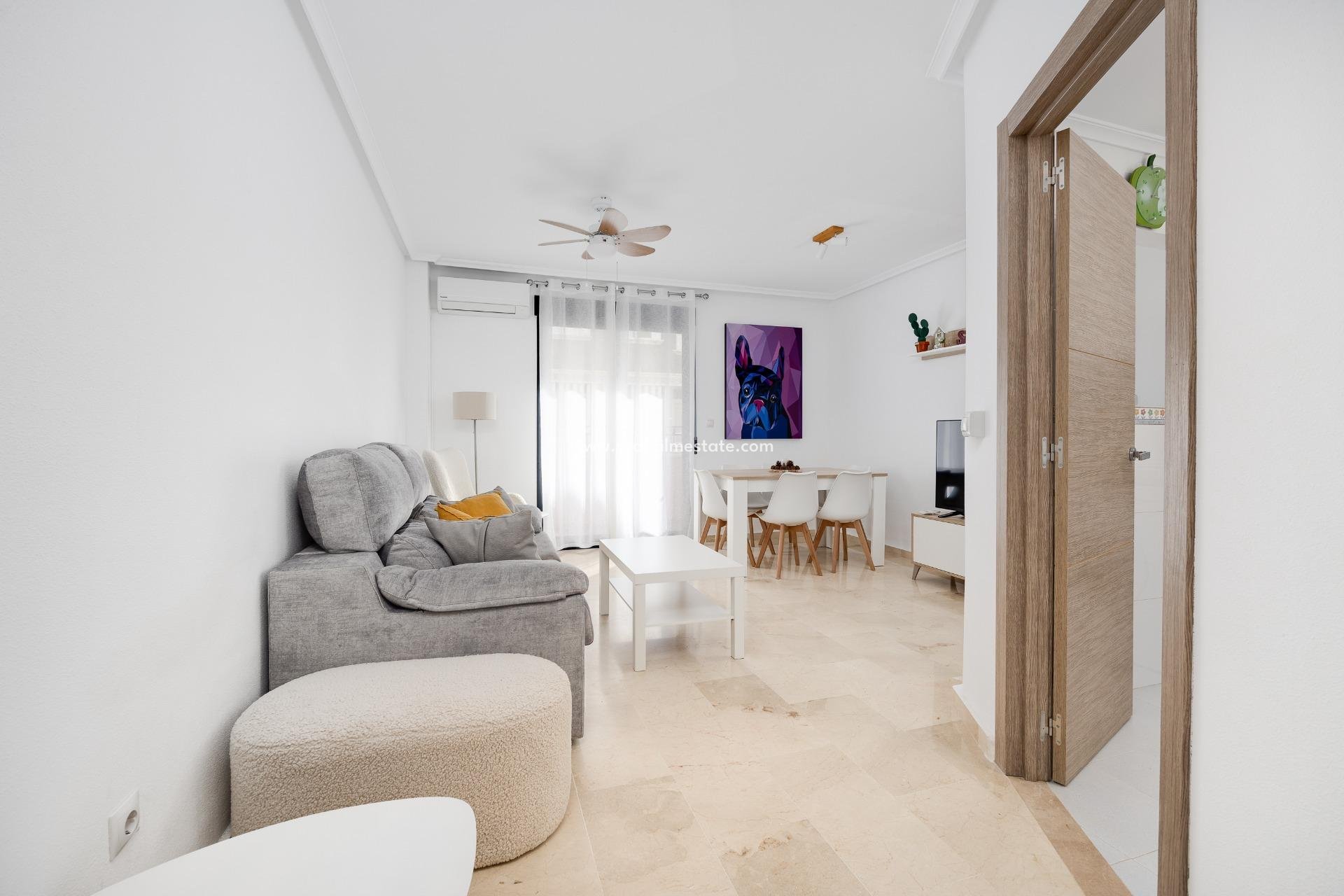 Resale - Apartment -
Torrevieja - Playa del Cura