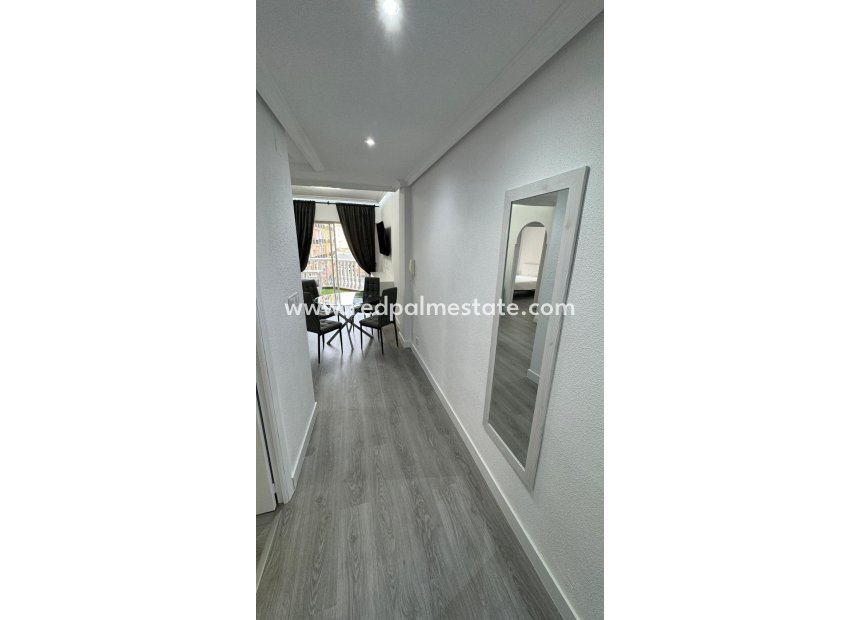 Resale - Apartment -
Torrevieja - Playa del cura