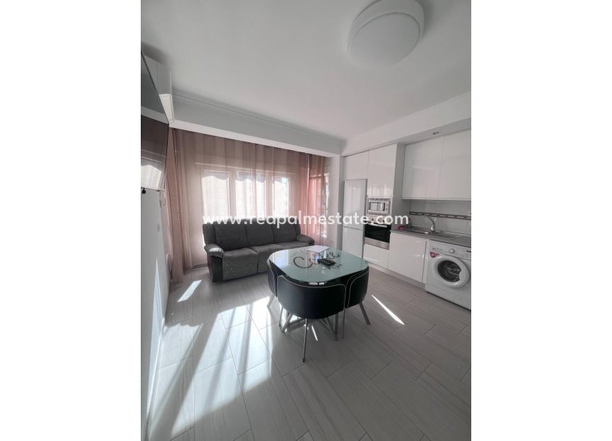 Resale - Apartment -
Torrevieja - Playa del Cura