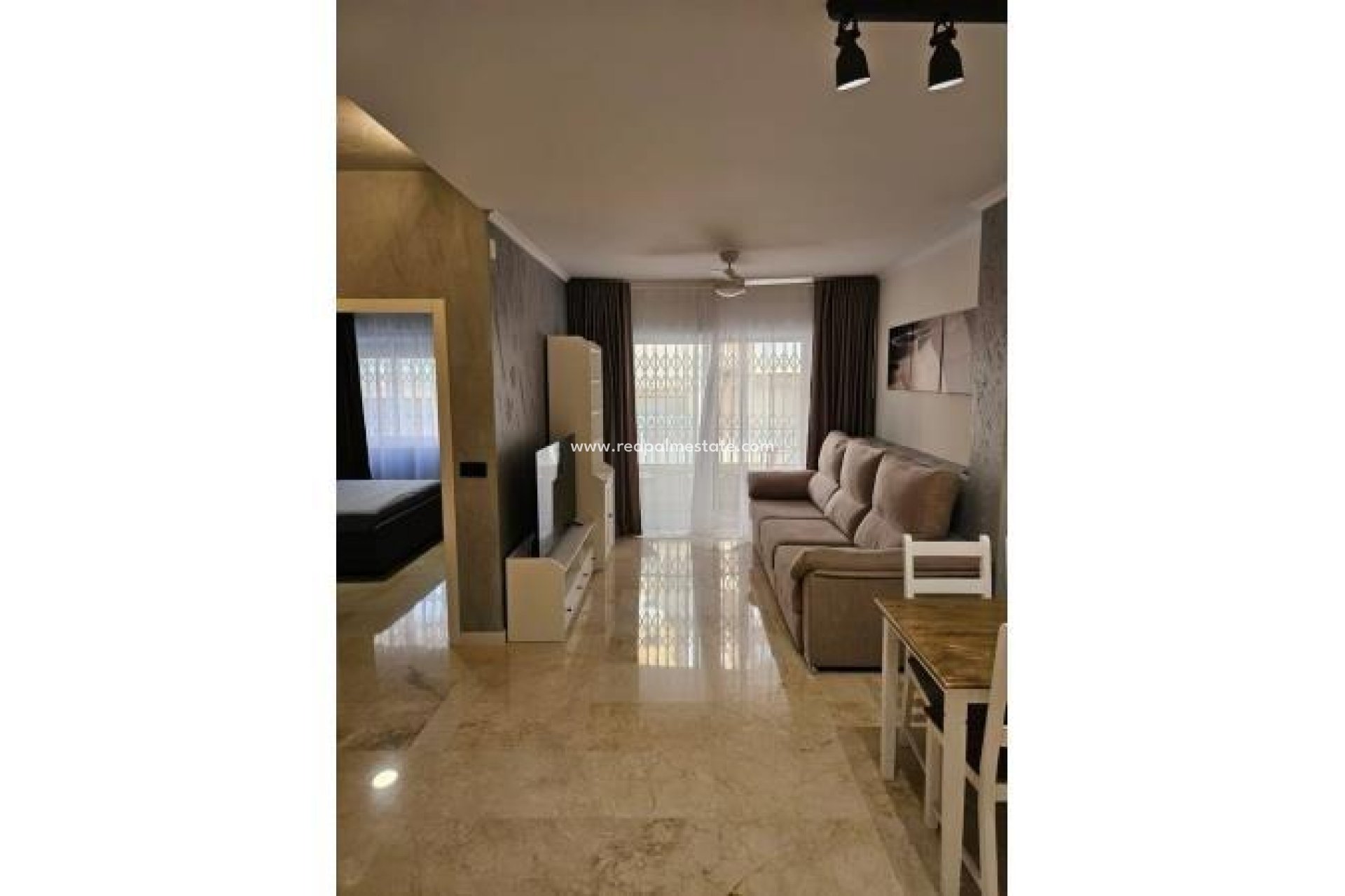 Resale - Apartment -
Torrevieja - Playa del cura