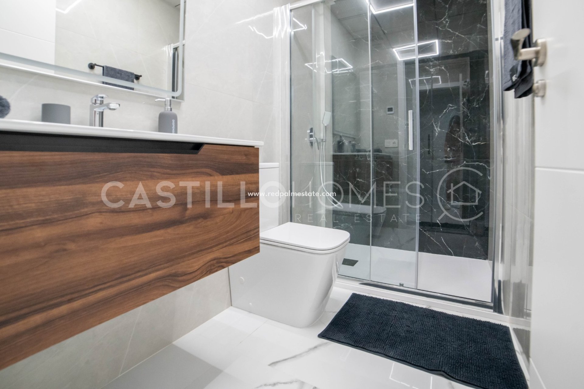 Resale - Apartment -
Torrevieja - Playa del Cura