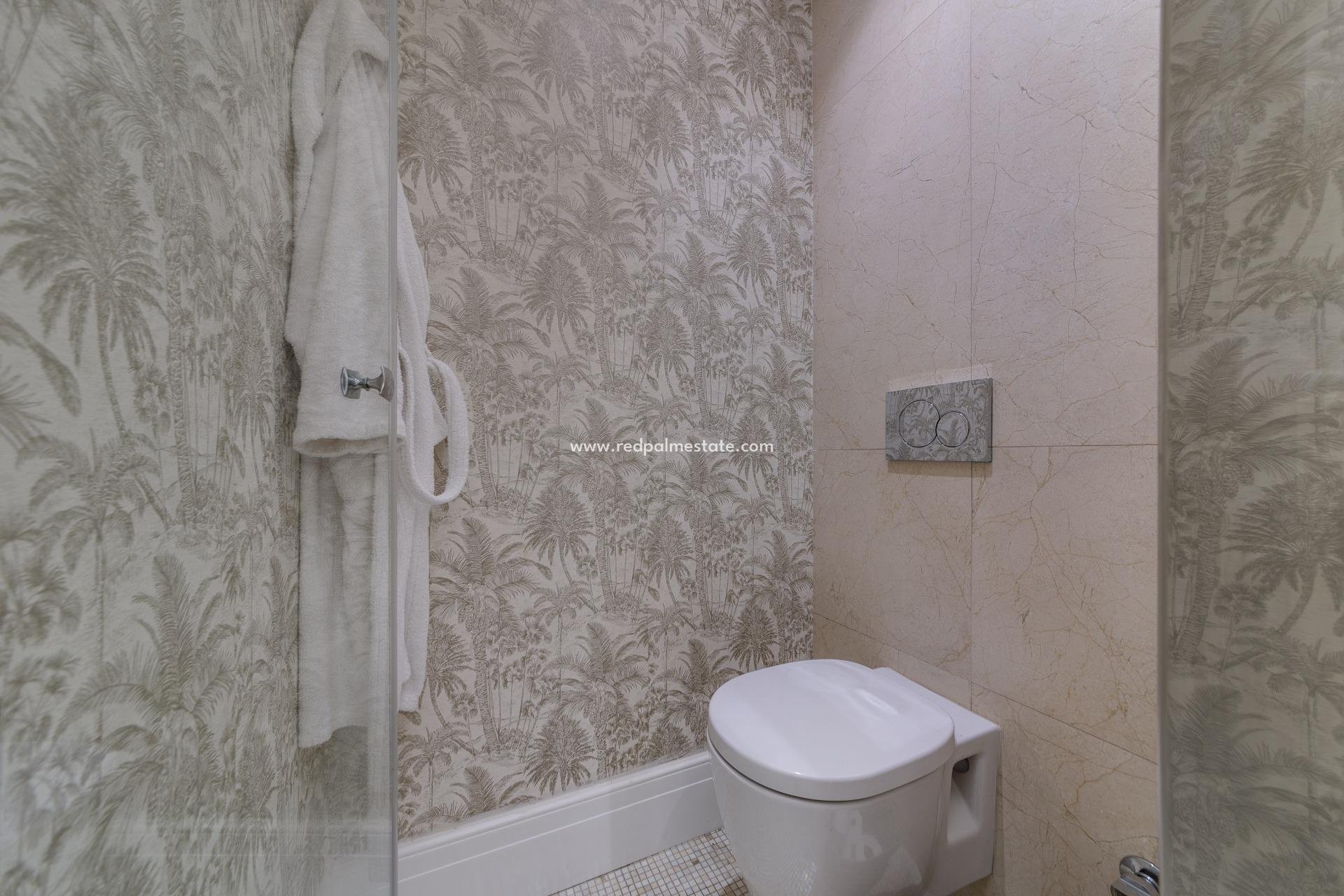 Resale - Apartment -
Torrevieja - Playa del Cura