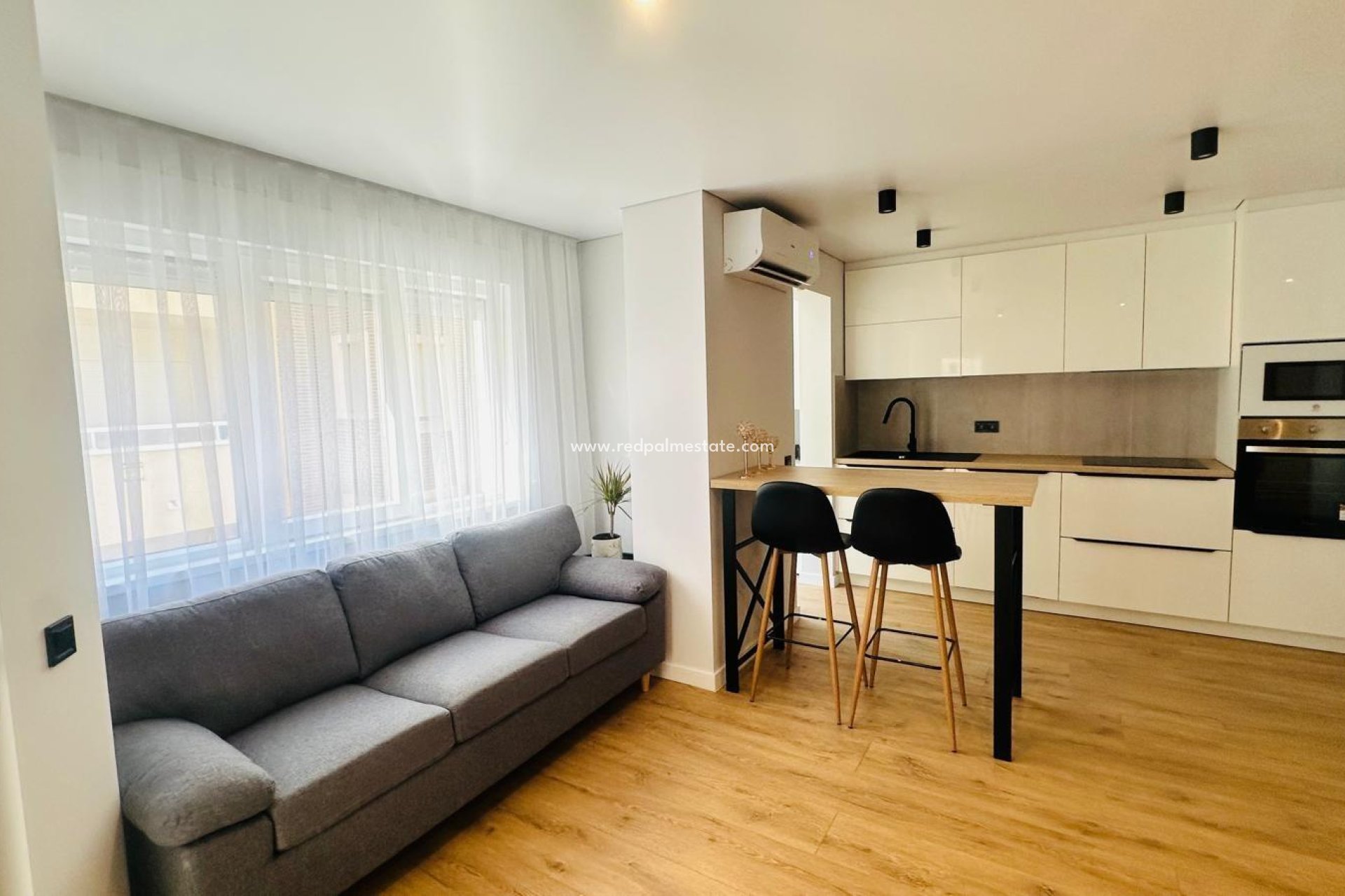 Resale - Apartment -
Torrevieja - Playa del Cura