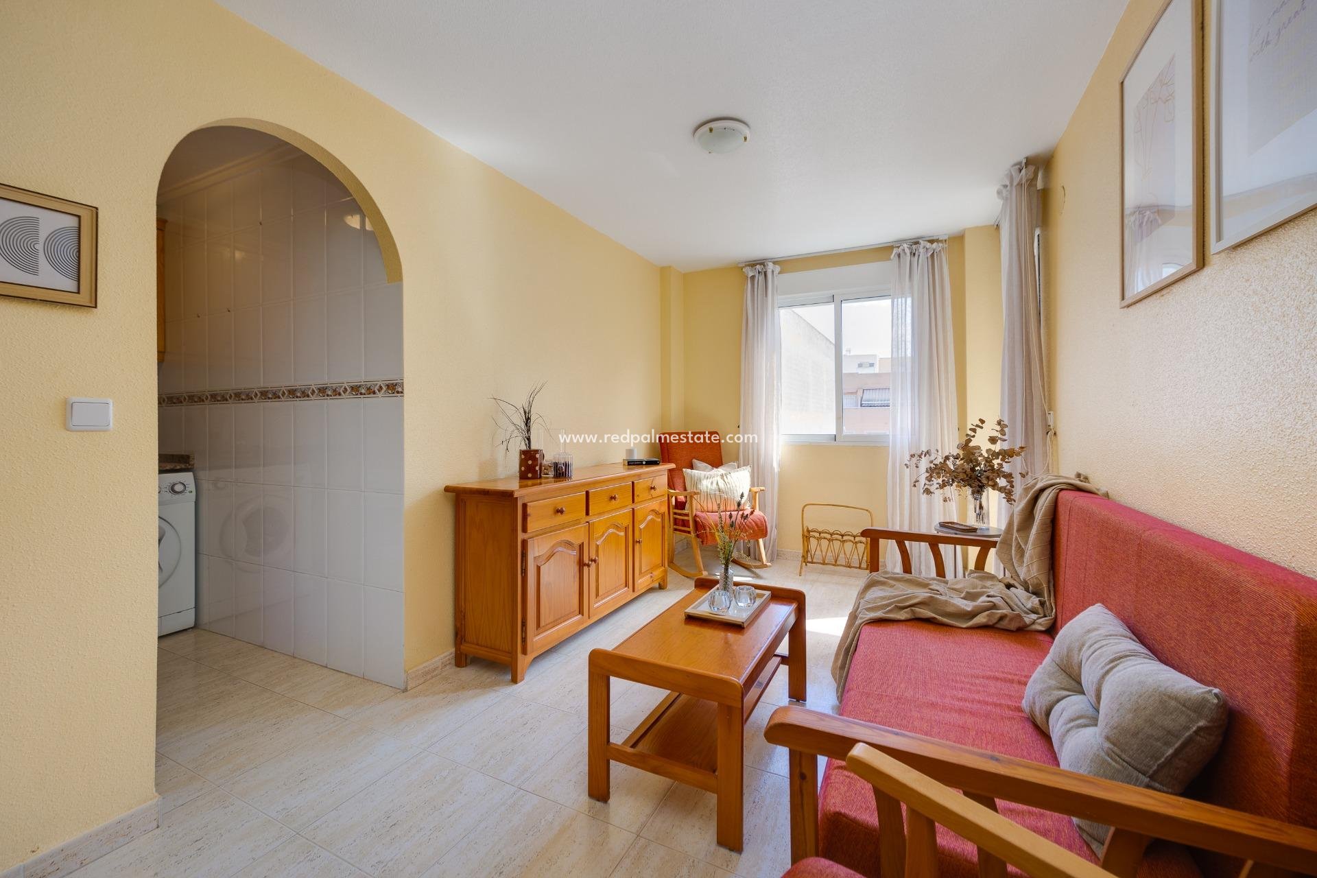 Resale - Apartment -
Torrevieja - Playa del Cura