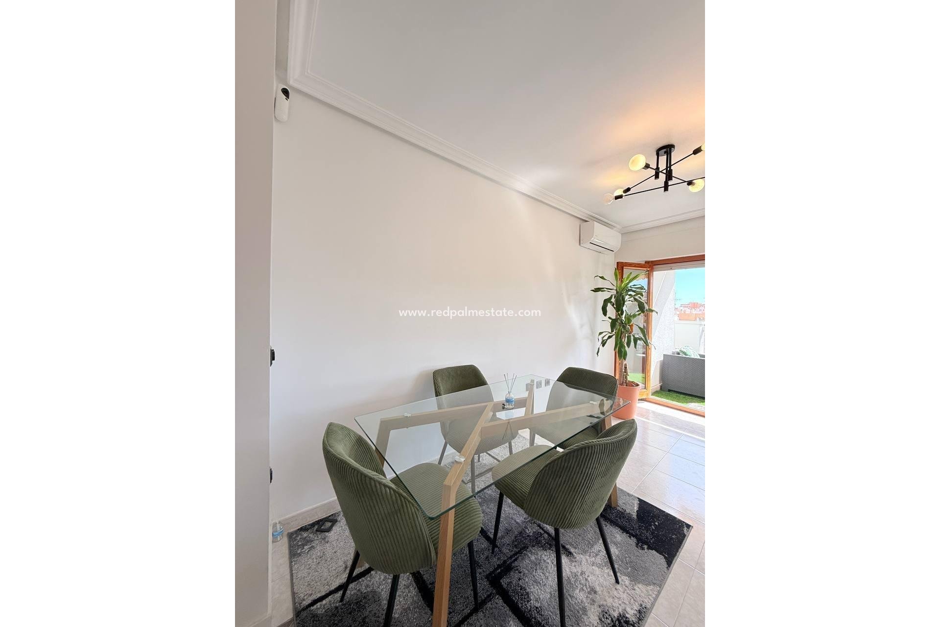 Resale - Apartment -
Torrevieja - Playa del Cura