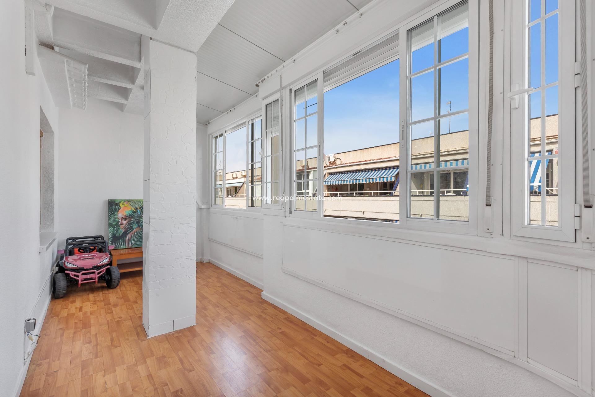 Resale - Apartment -
Torrevieja - Playa del Cura