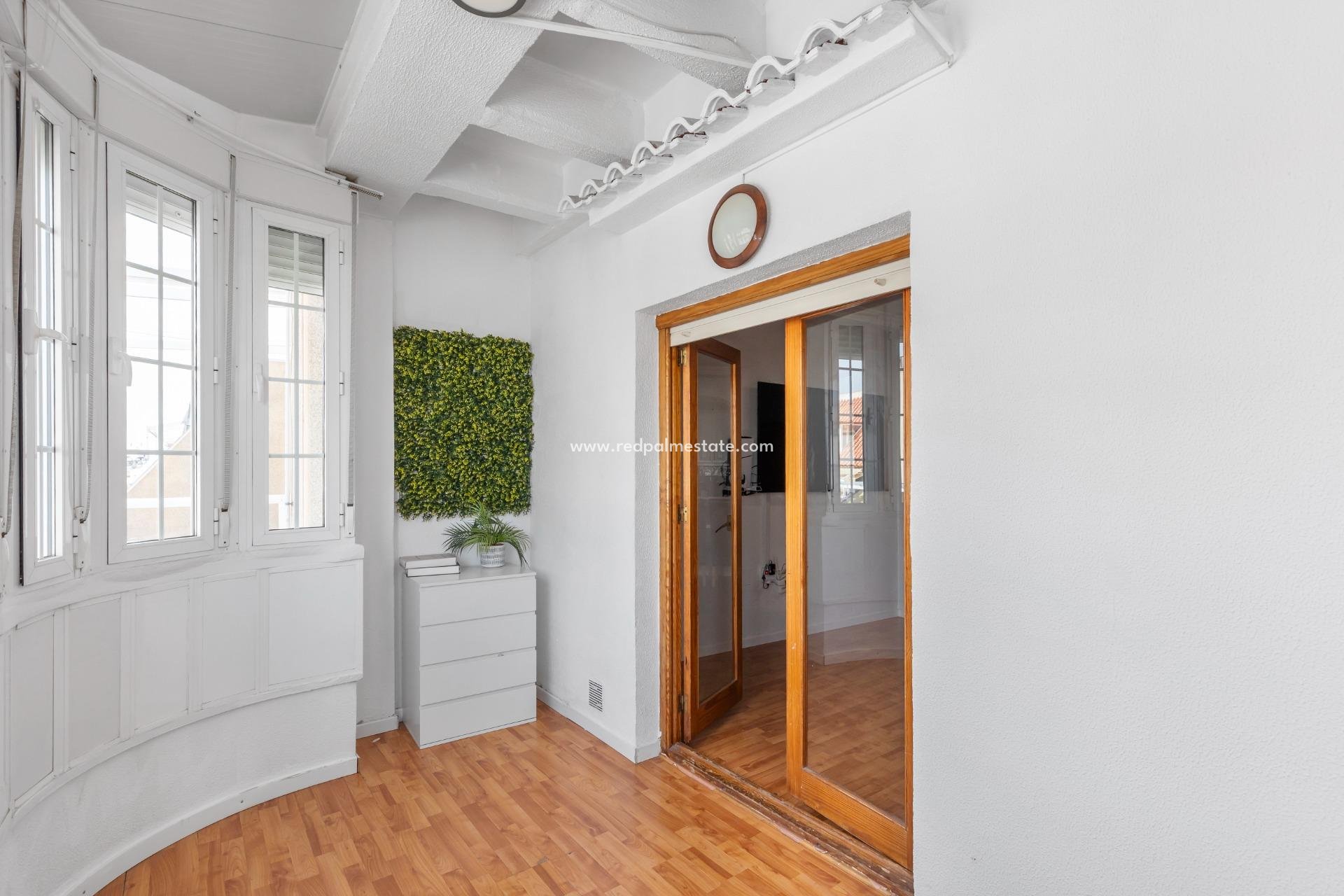 Resale - Apartment -
Torrevieja - Playa del Cura