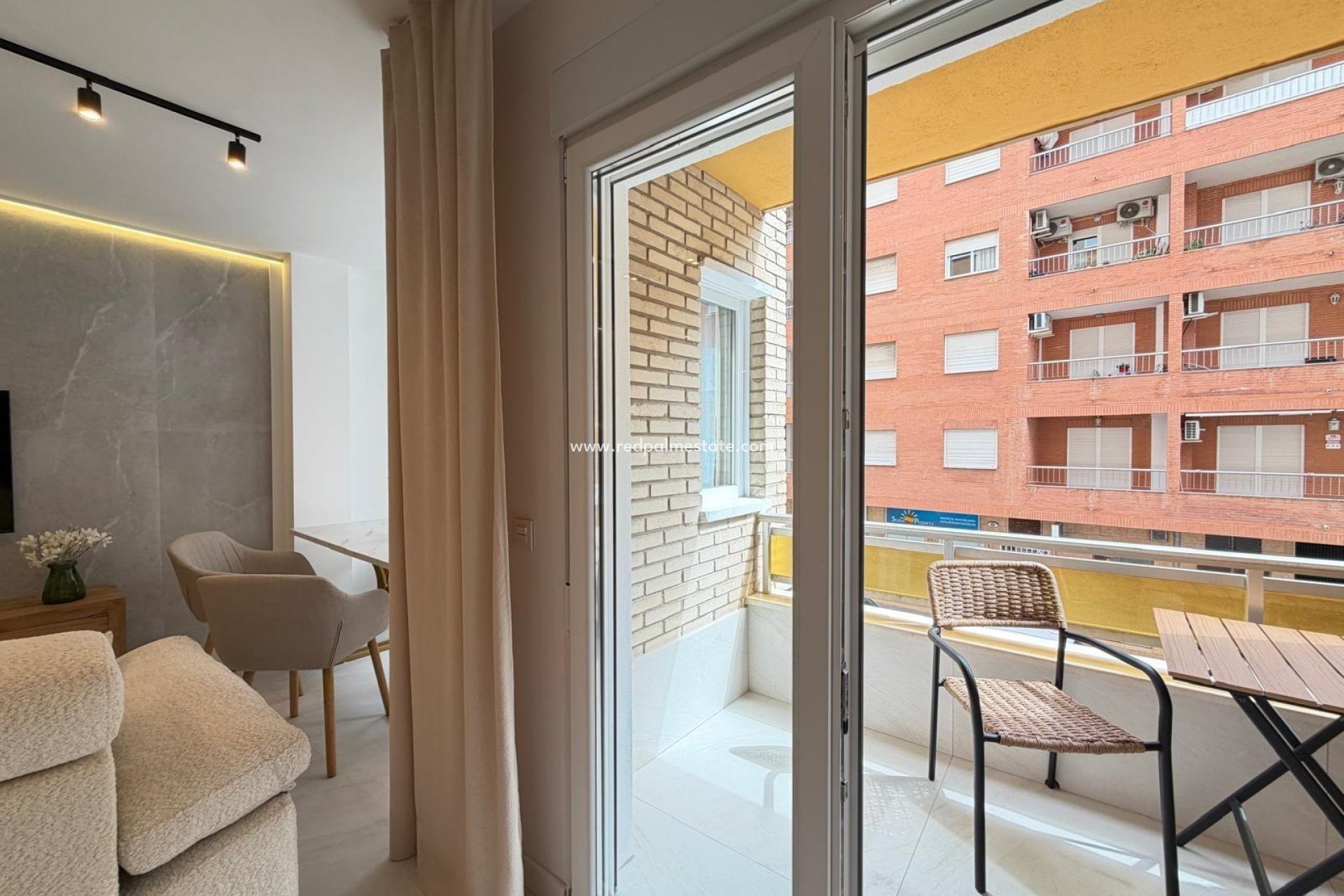 Resale - Apartment -
Torrevieja - Playa del Cura