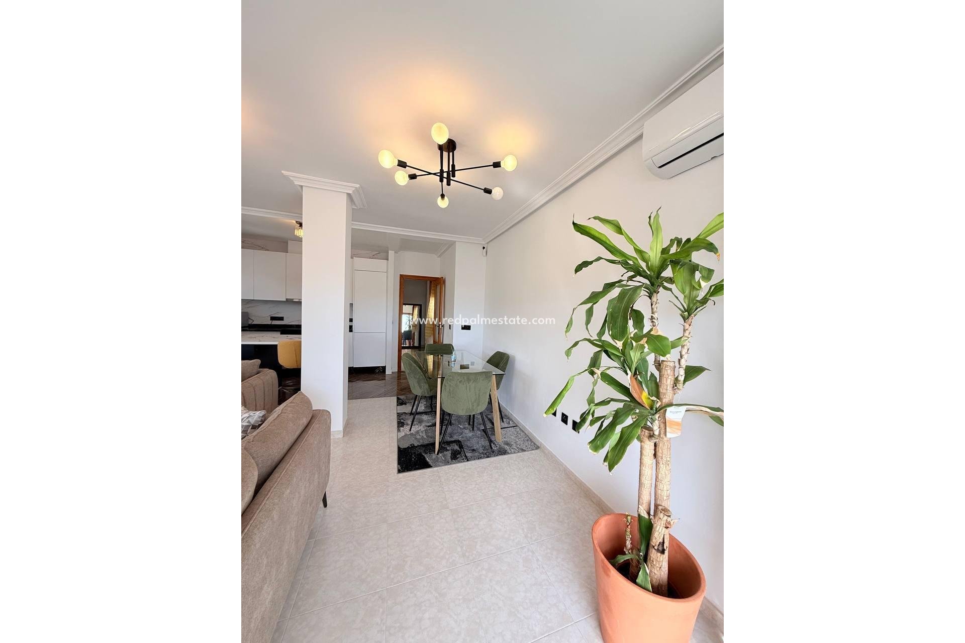 Resale - Apartment -
Torrevieja - Playa del Cura
