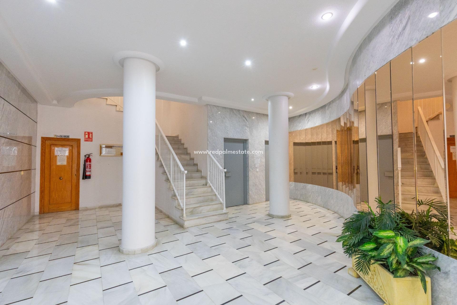 Resale - Apartment -
Torrevieja - Playa del Cura