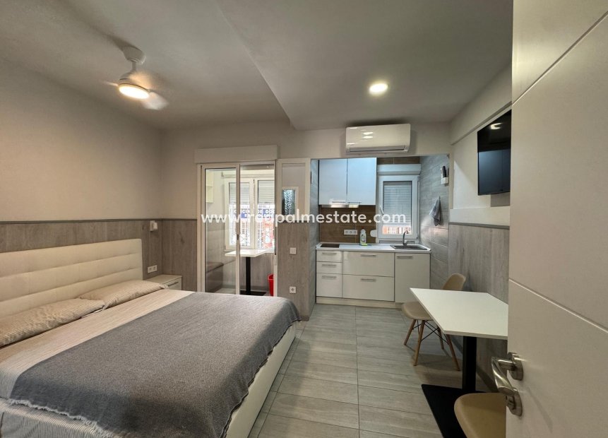 Resale - Apartment -
Torrevieja - Playa del Cura