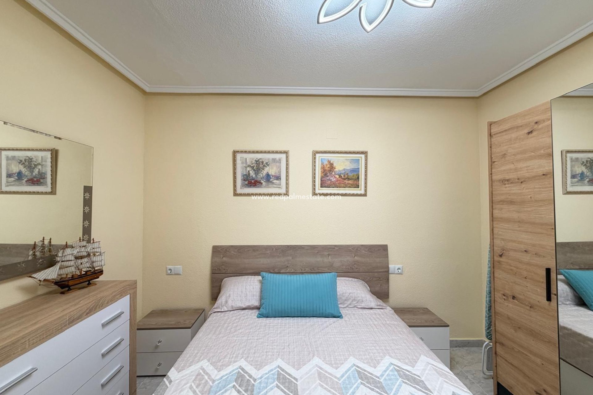 Resale - Apartment -
Torrevieja - Playa del Cura