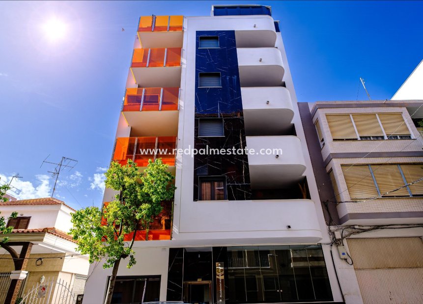 Resale - Apartment -
Torrevieja - Playa del Cura