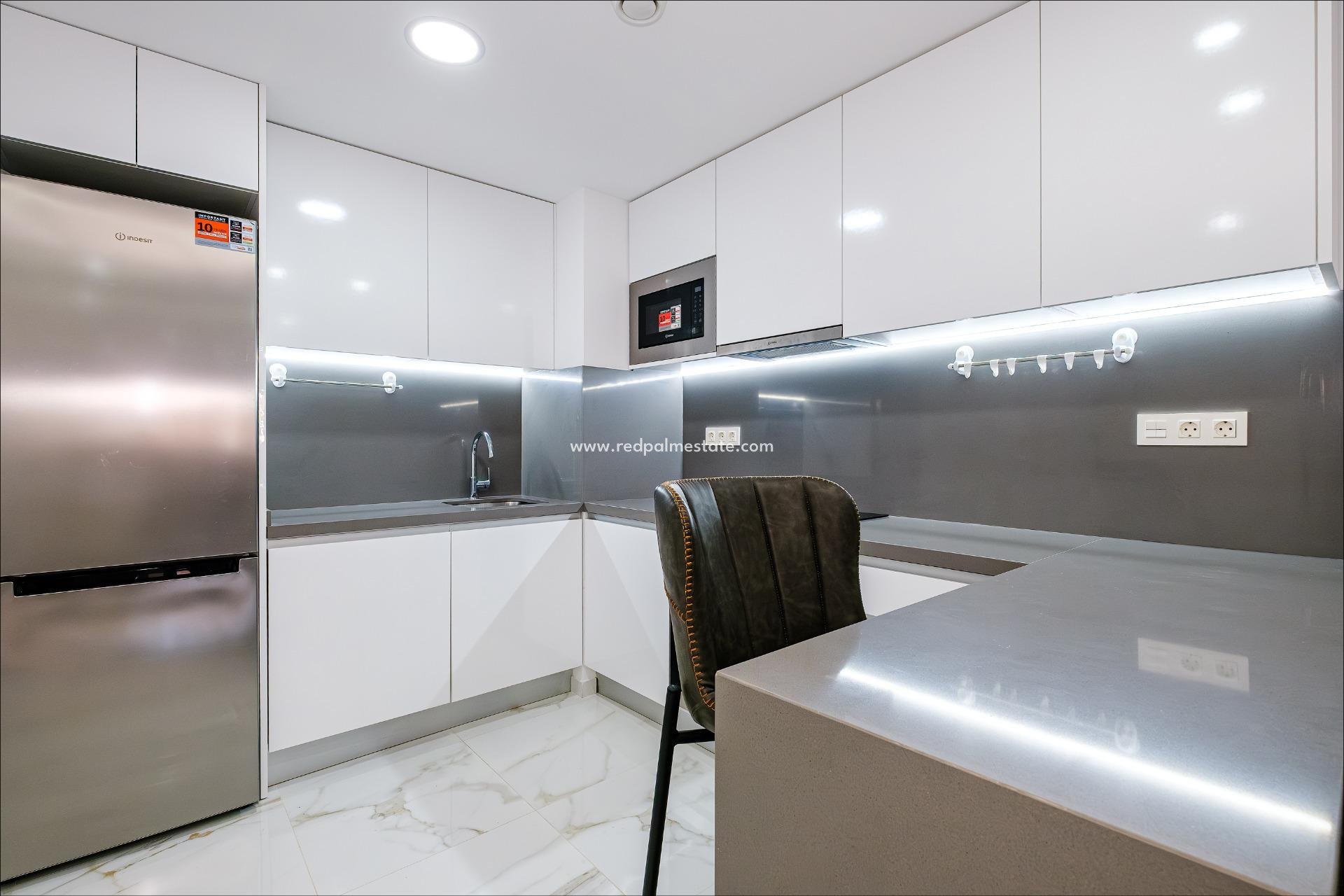 Resale - Apartment -
Torrevieja - Playa del Cura
