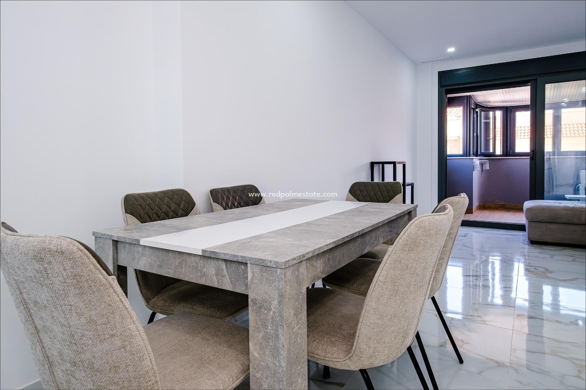Resale - Apartment -
Torrevieja - Playa del Cura