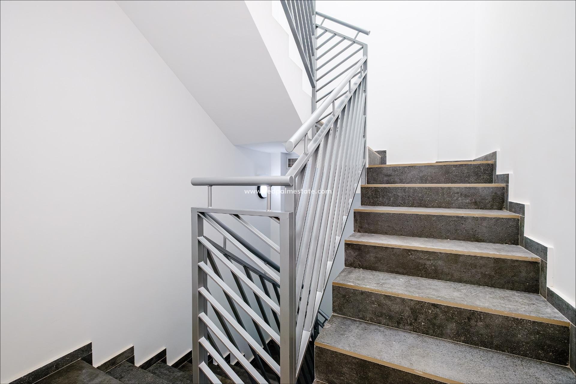 Resale - Apartment -
Torrevieja - Playa del Cura