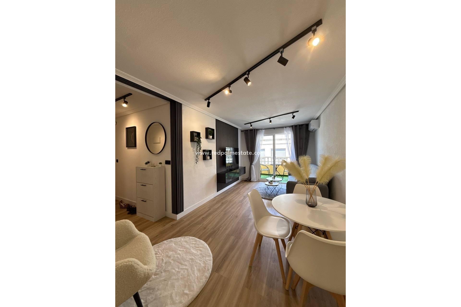 Resale - Apartment -
Torrevieja - Playa del Cura