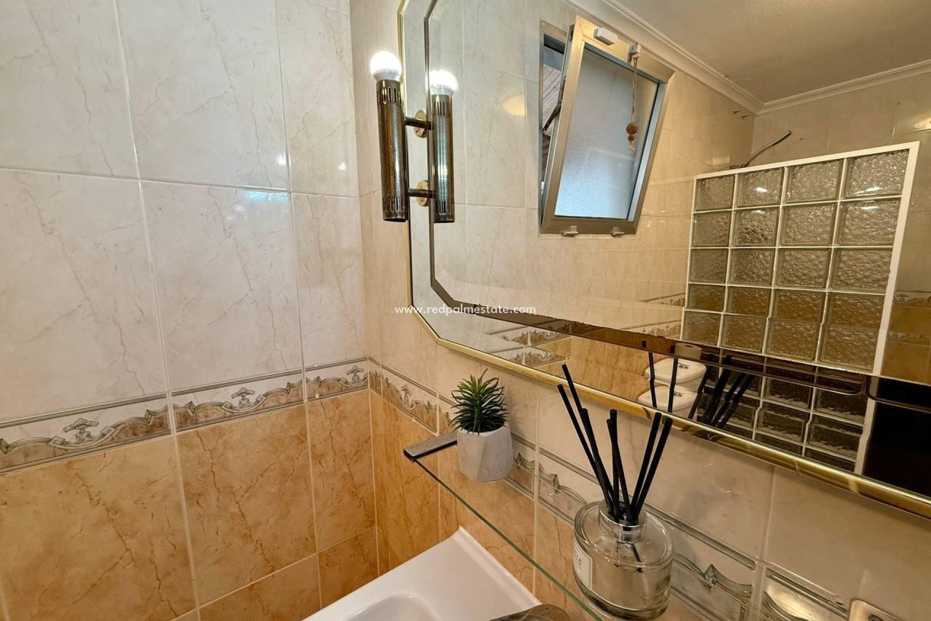 Resale - Apartment -
Torrevieja - Playa del Cura