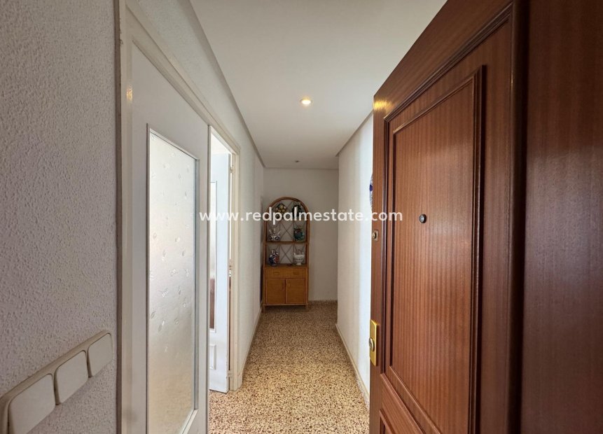 Resale - Apartment -
Torrevieja - Playa del Cura