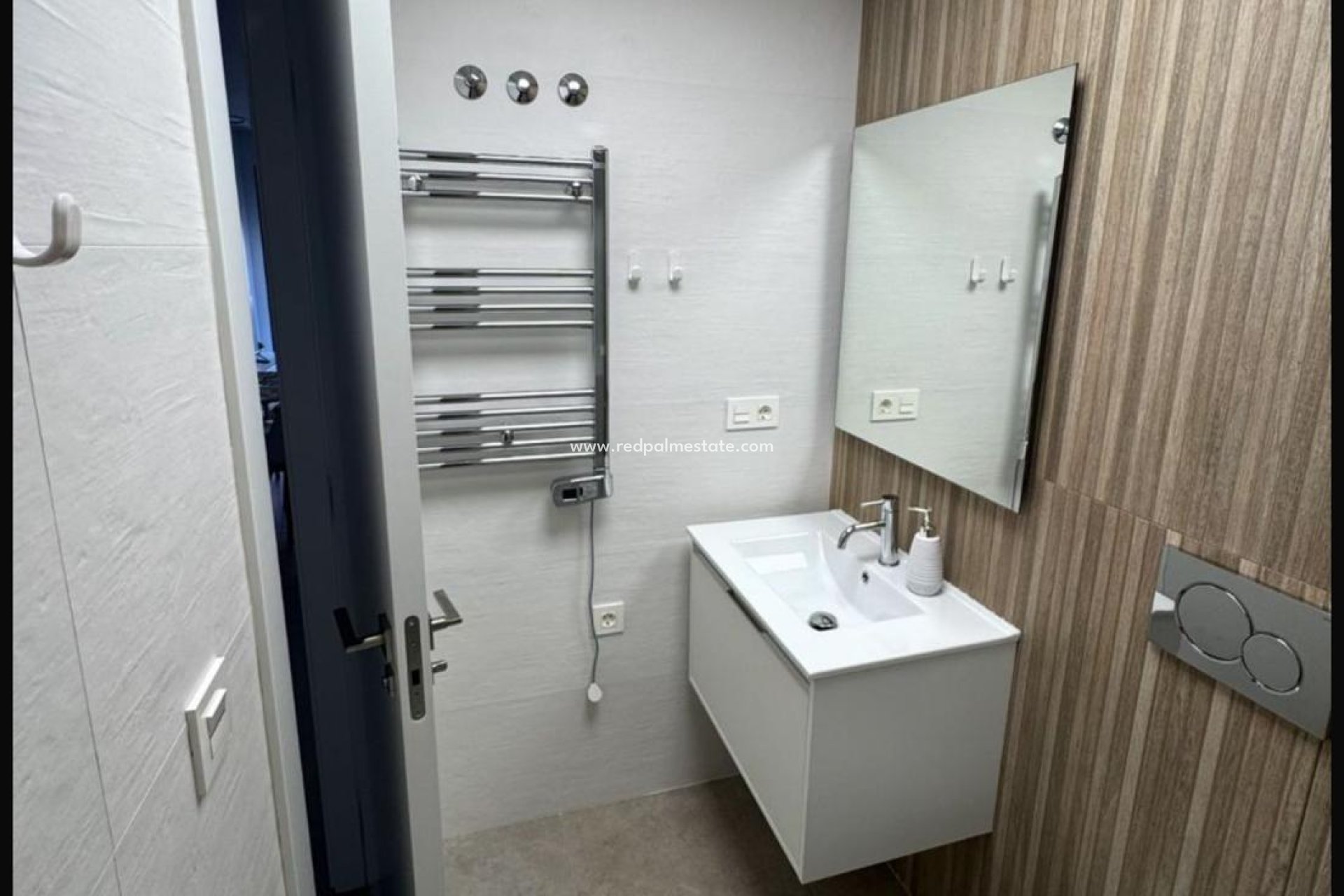 Resale - Apartment -
Torrevieja - Playa del Cura