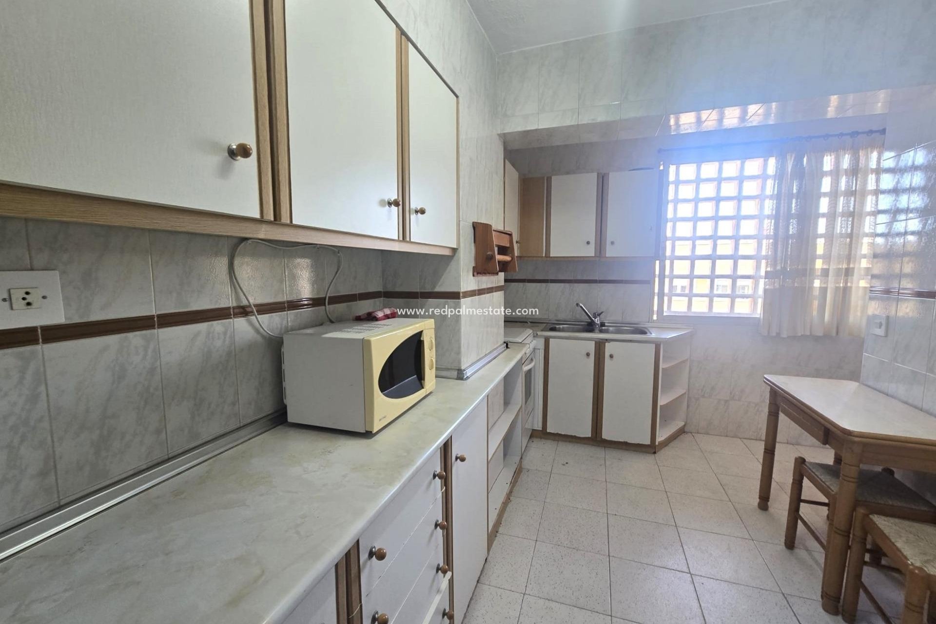 Resale - Apartment -
Torrevieja - Puerto Deportivo Marina Salinas