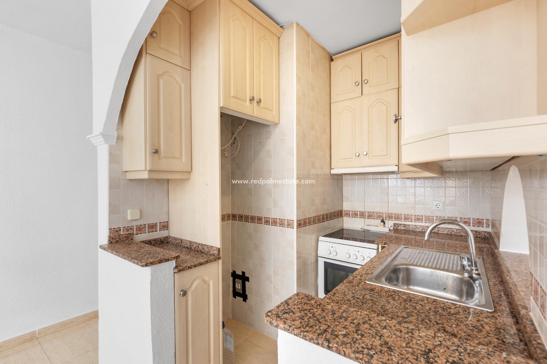 Resale - Apartment -
Torrevieja - Puerto Deportivo