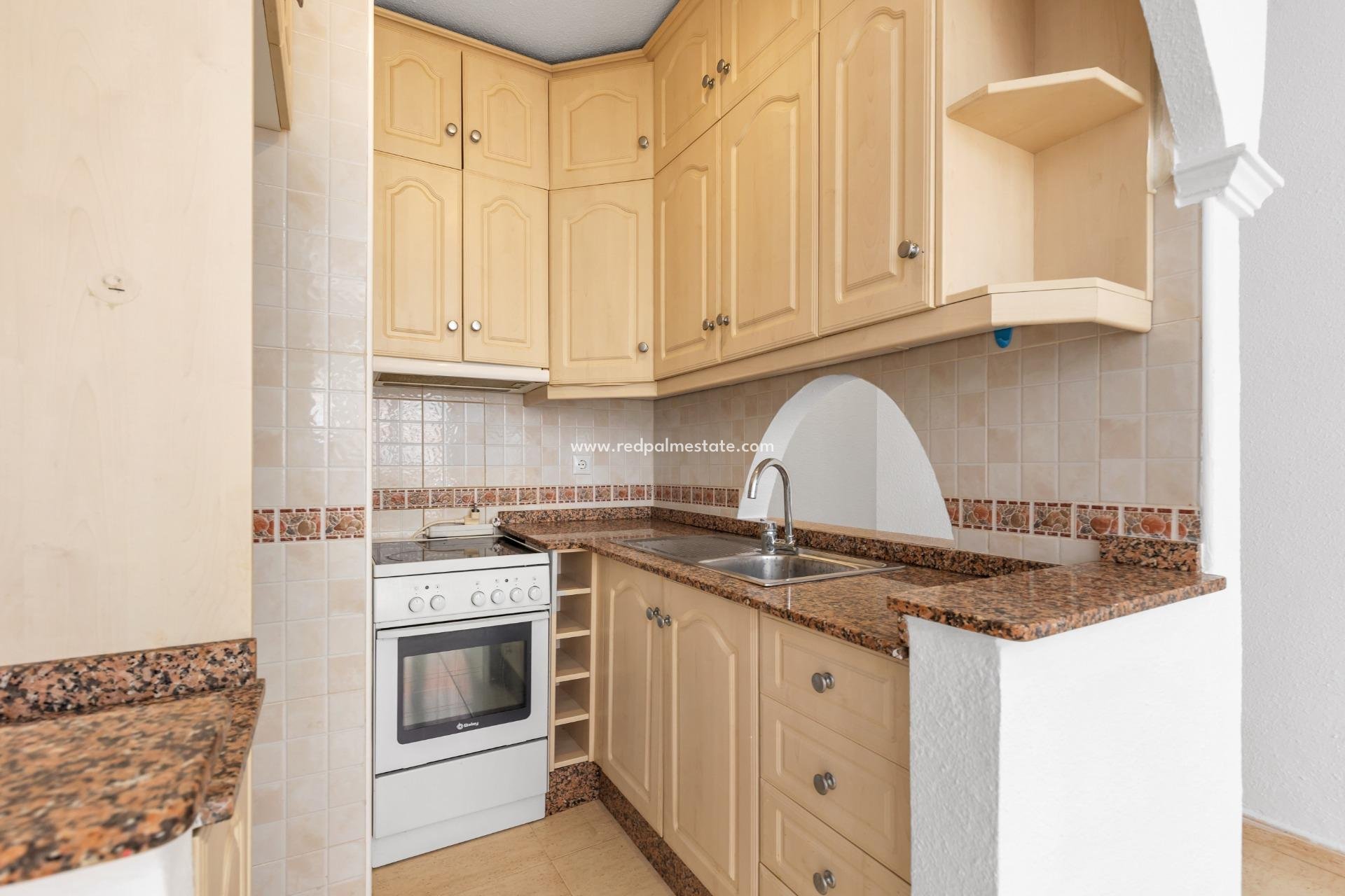 Resale - Apartment -
Torrevieja - Puerto Deportivo
