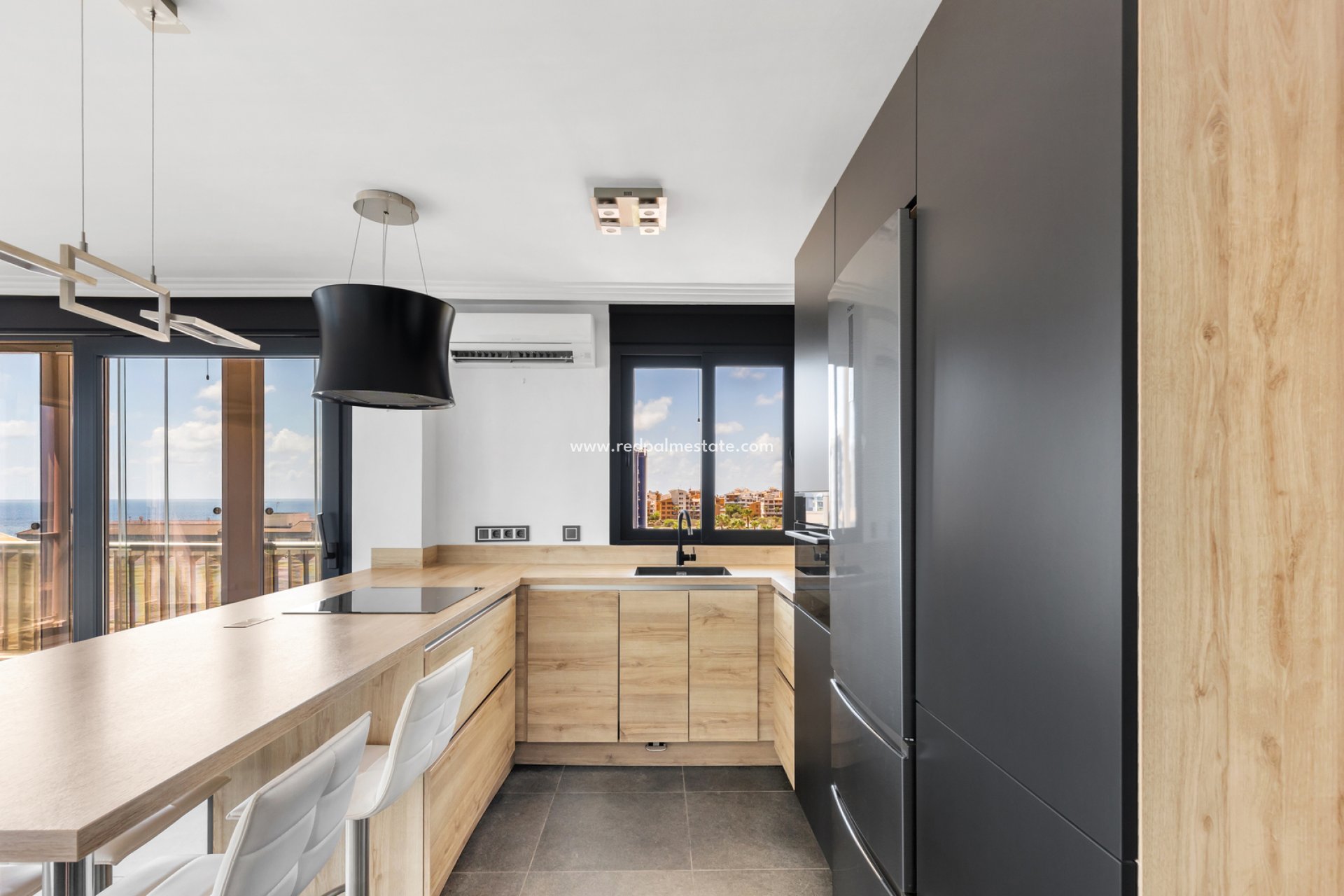Resale - Apartment -
Torrevieja - Punta Prima Torrevieja