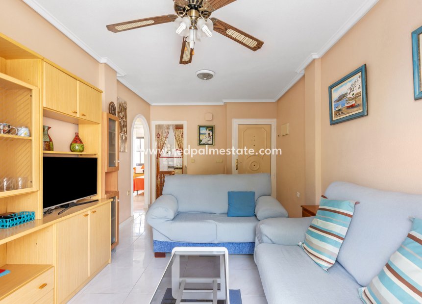 Resale - Apartment -
Torrevieja - Punta Prima Torrevieja