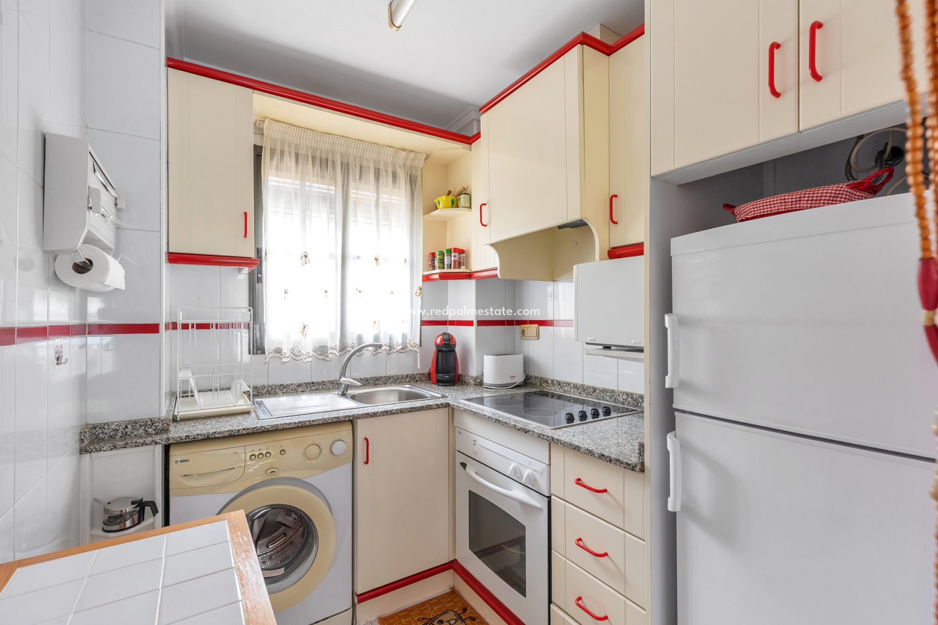 Resale - Apartment -
Torrevieja - Punta Prima Torrevieja