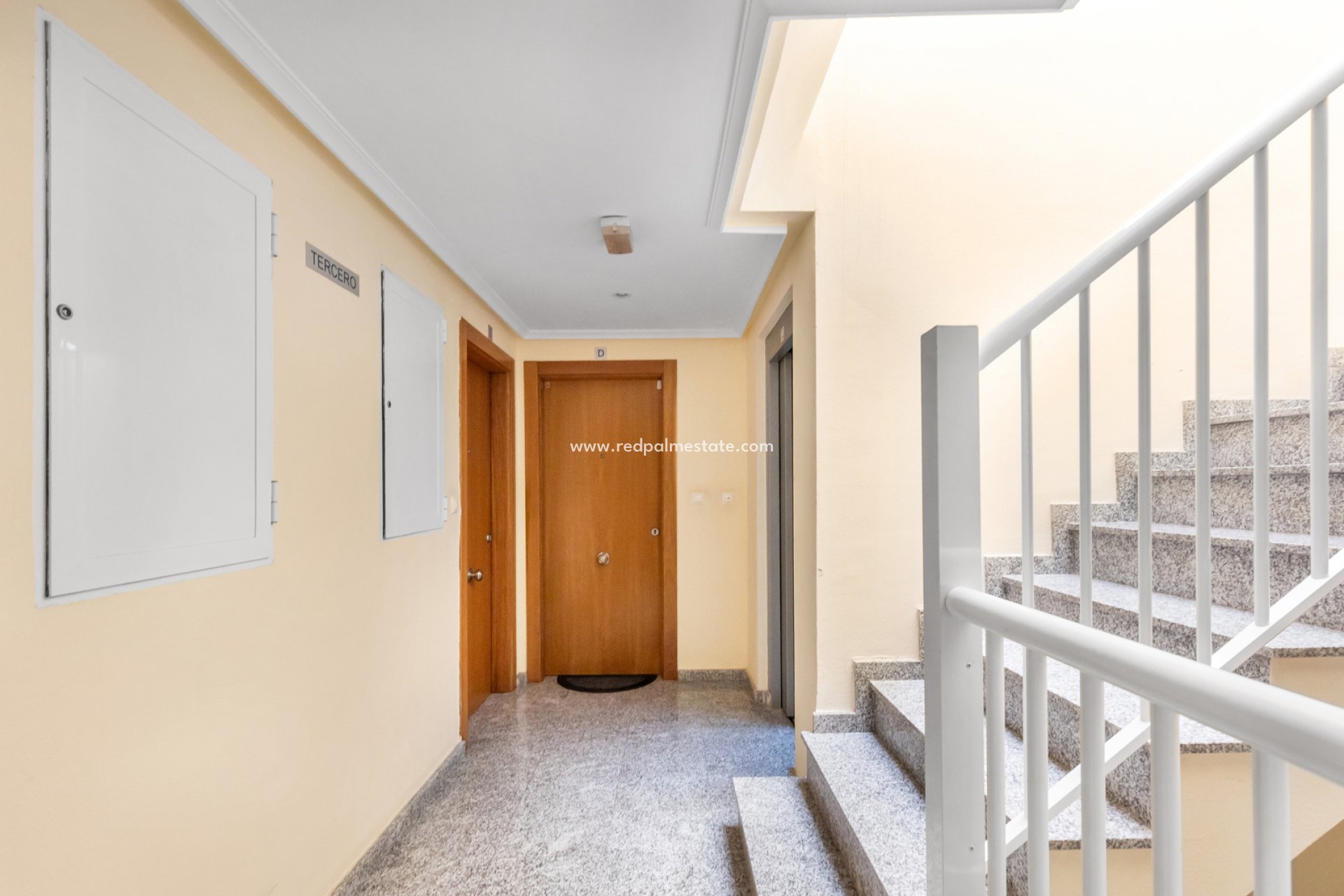 Resale - Apartment -
Torrevieja - Punta Prima Torrevieja