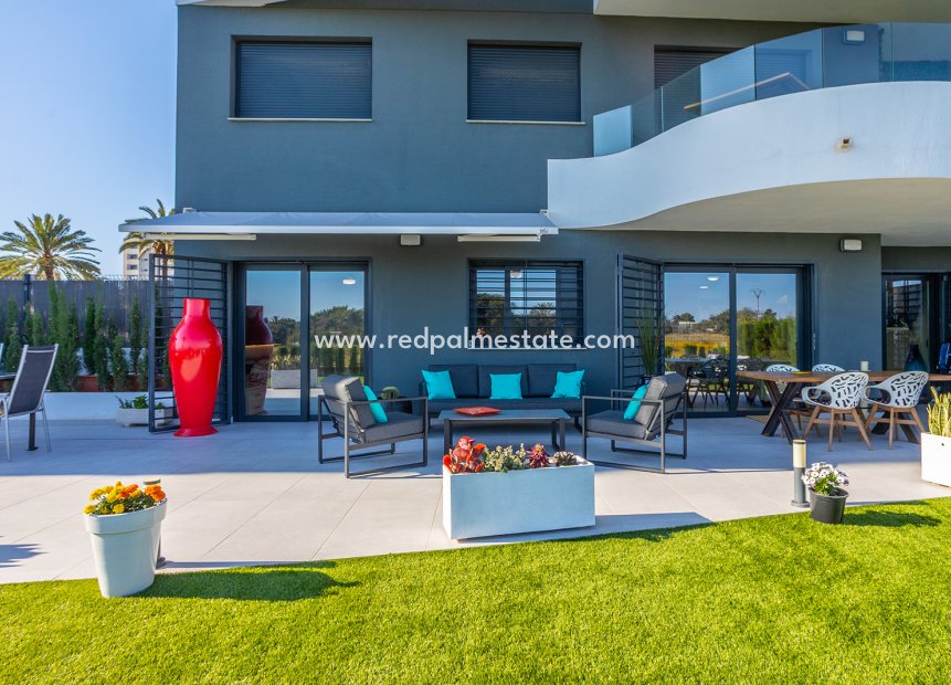 Resale - Apartment -
Torrevieja - Punta Prima Torrevieja