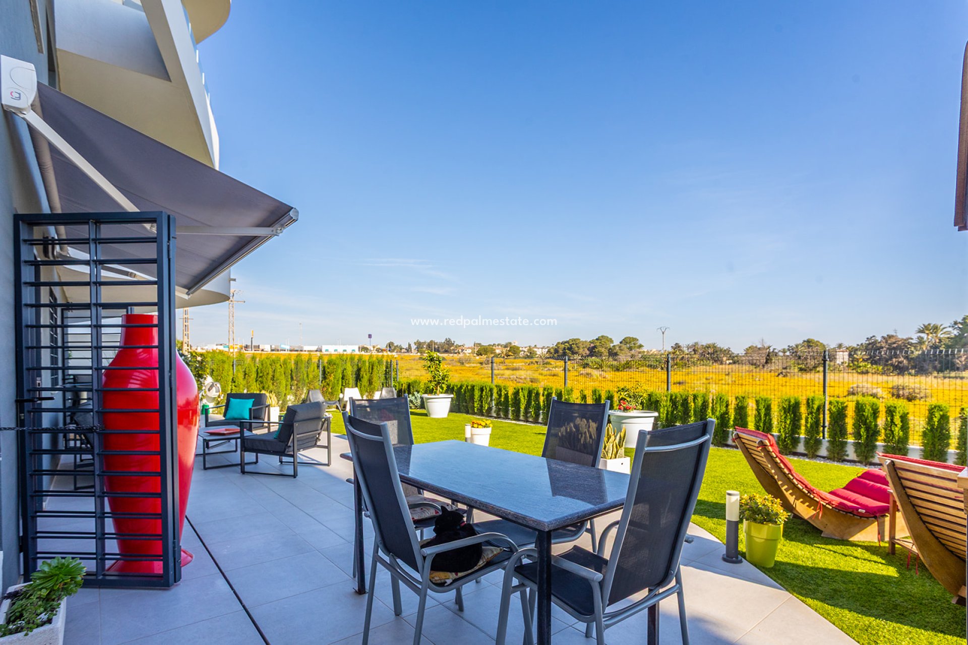 Resale - Apartment -
Torrevieja - Punta Prima Torrevieja