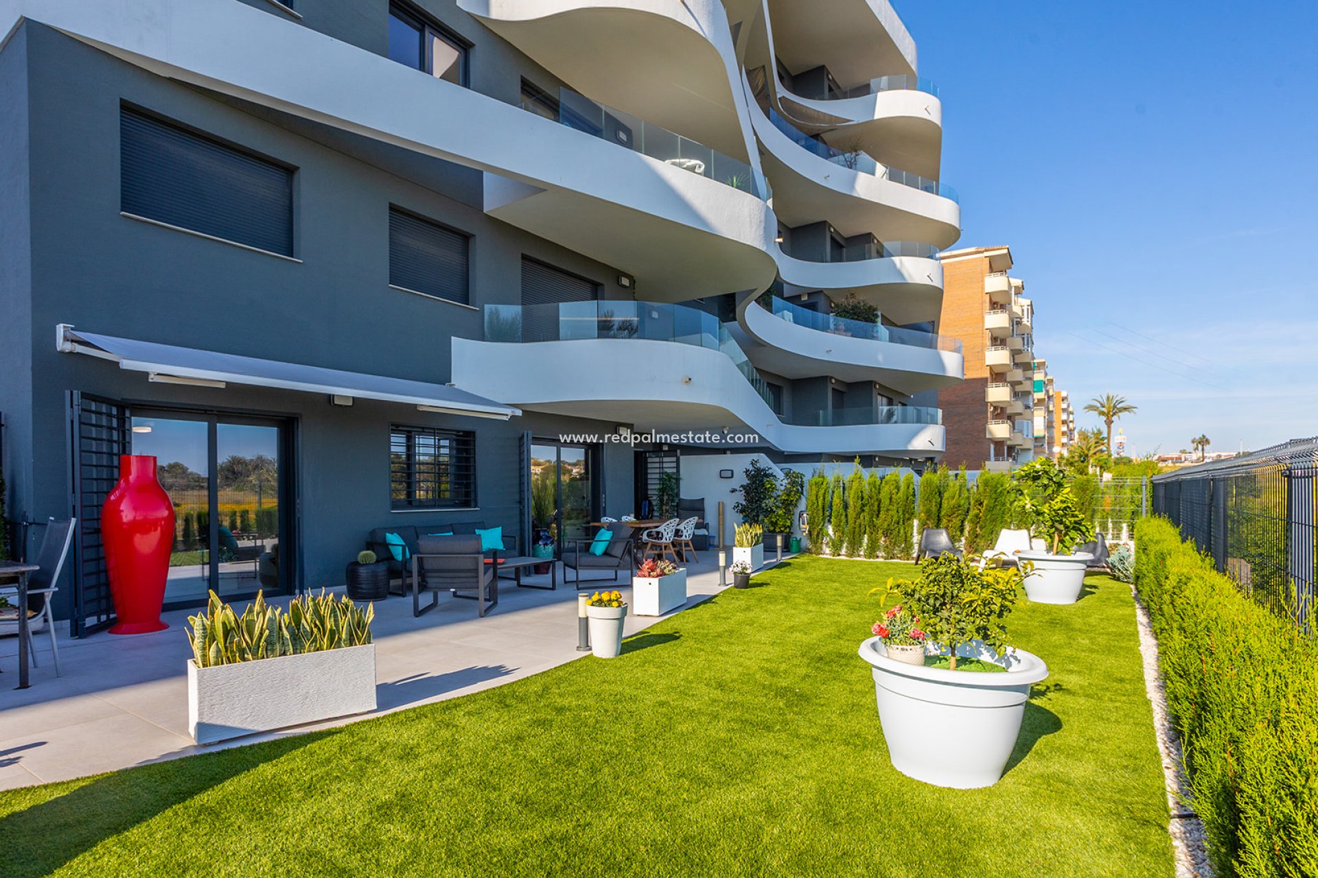 Resale - Apartment -
Torrevieja - Punta Prima Torrevieja