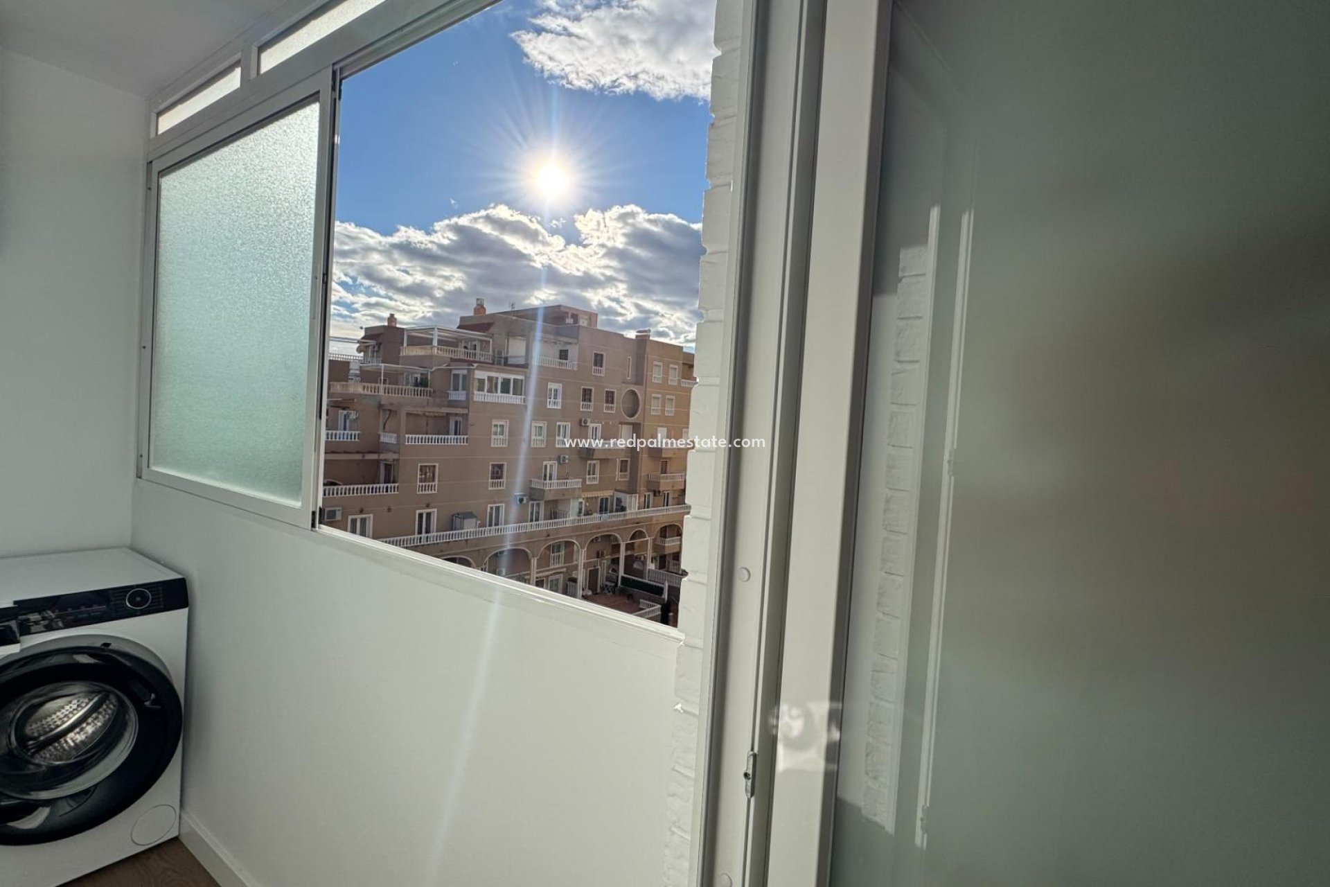 Resale - Apartment -
Torrevieja - Punta prima