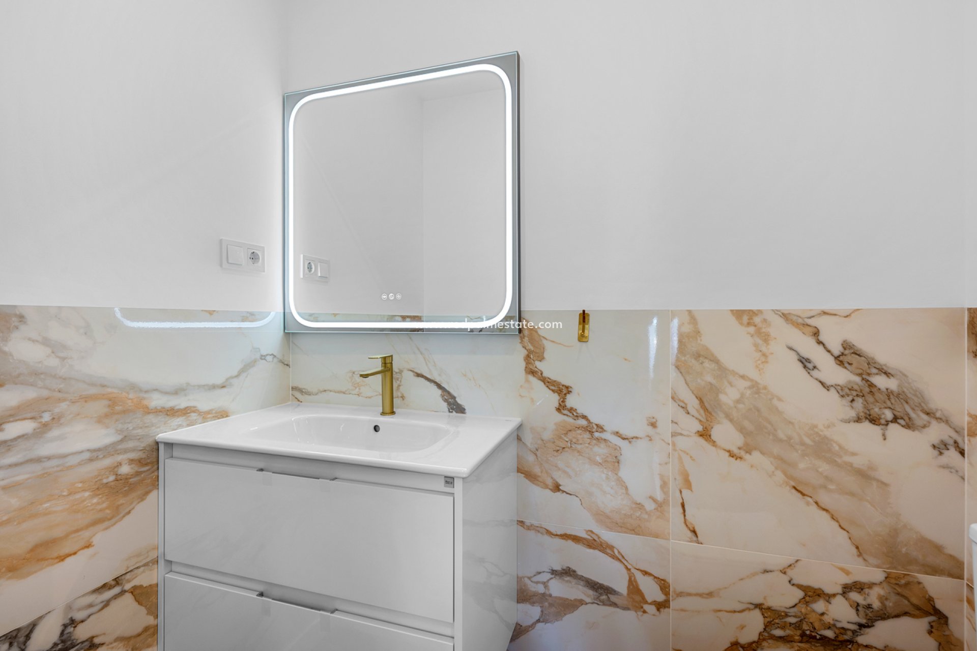 Resale - Apartment -
Torrevieja - Punta prima