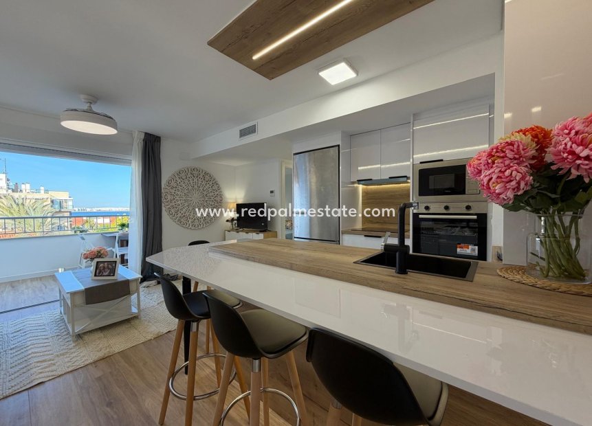 Resale - Apartment -
Torrevieja - Punta prima