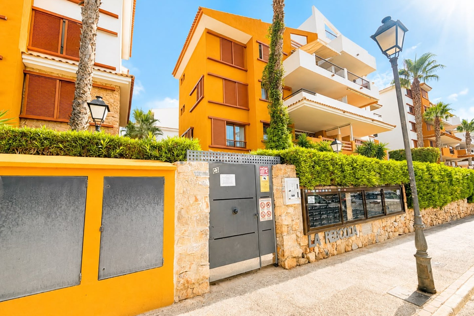 Resale - Apartment -
Torrevieja - Punta prima