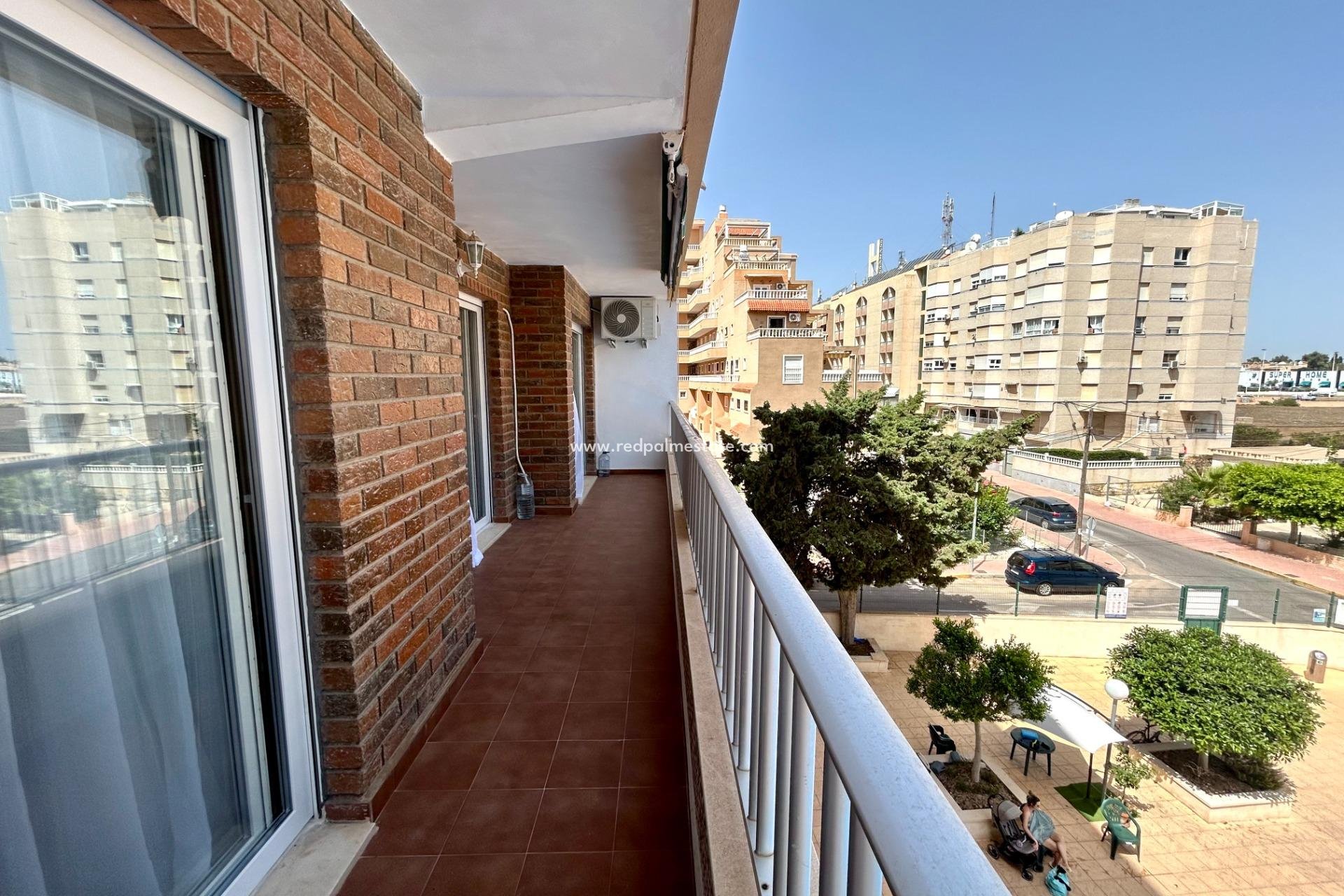 Resale - Apartment -
Torrevieja - Punta prima