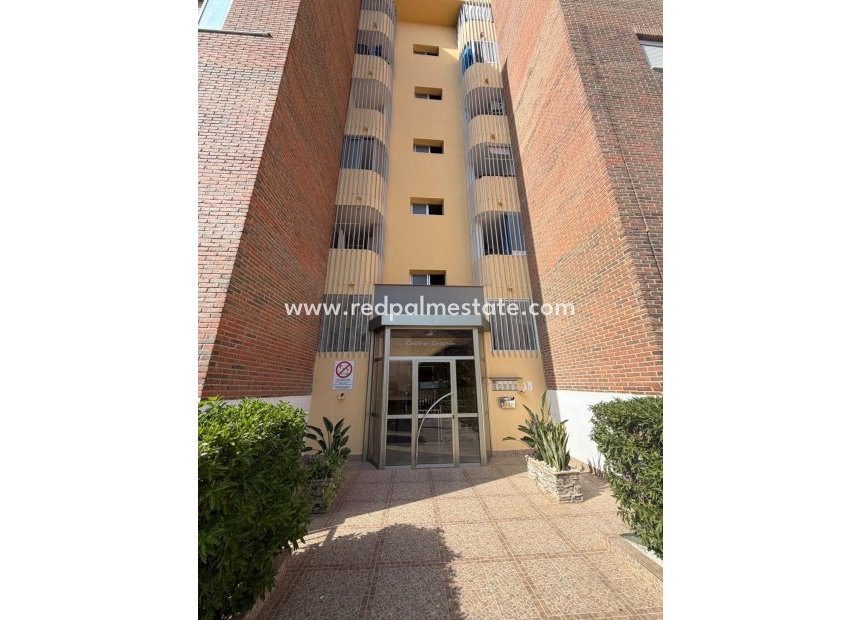 Resale - Apartment -
Torrevieja - Punta prima