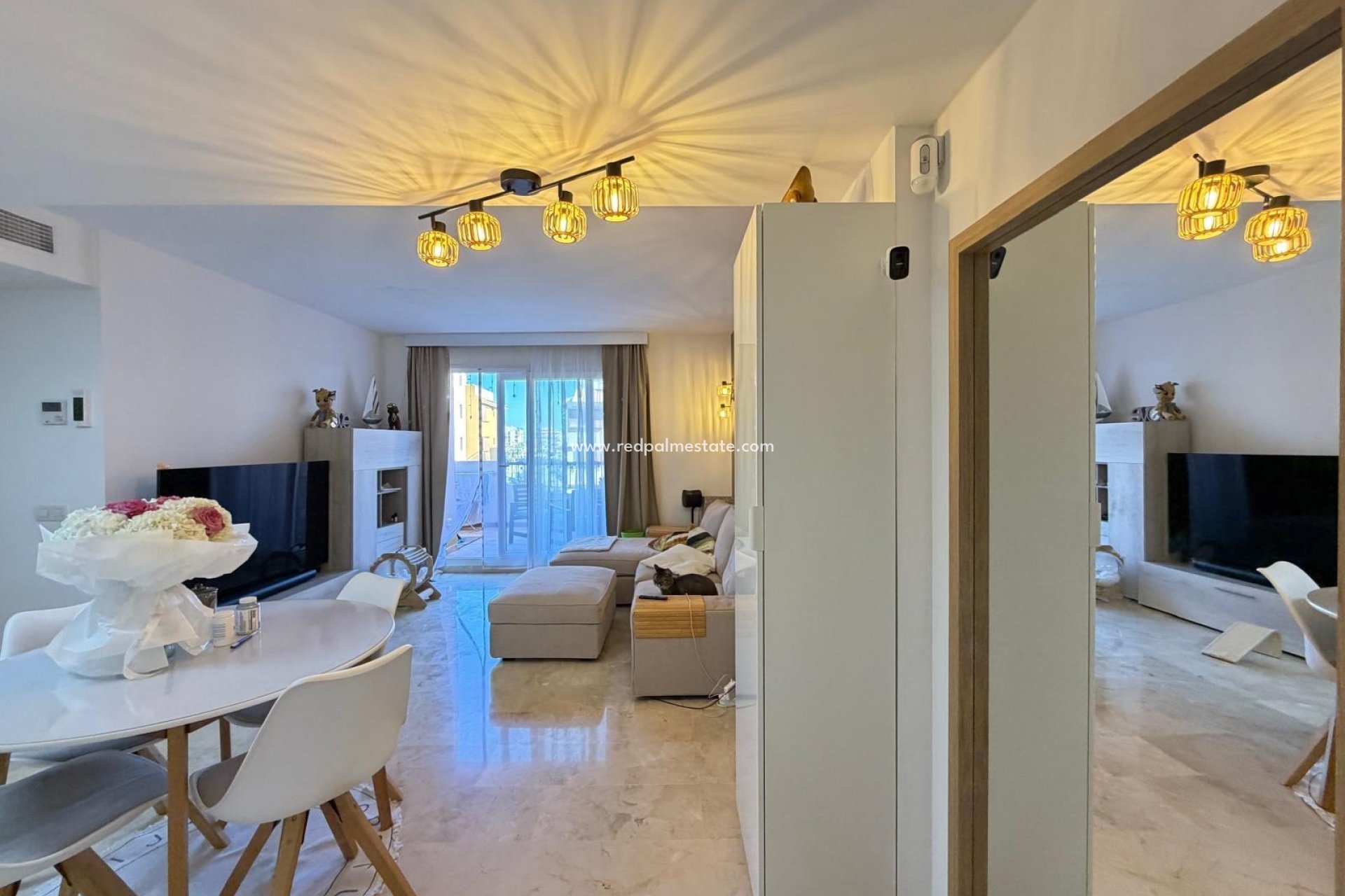 Resale - Apartment -
Torrevieja - Punta prima