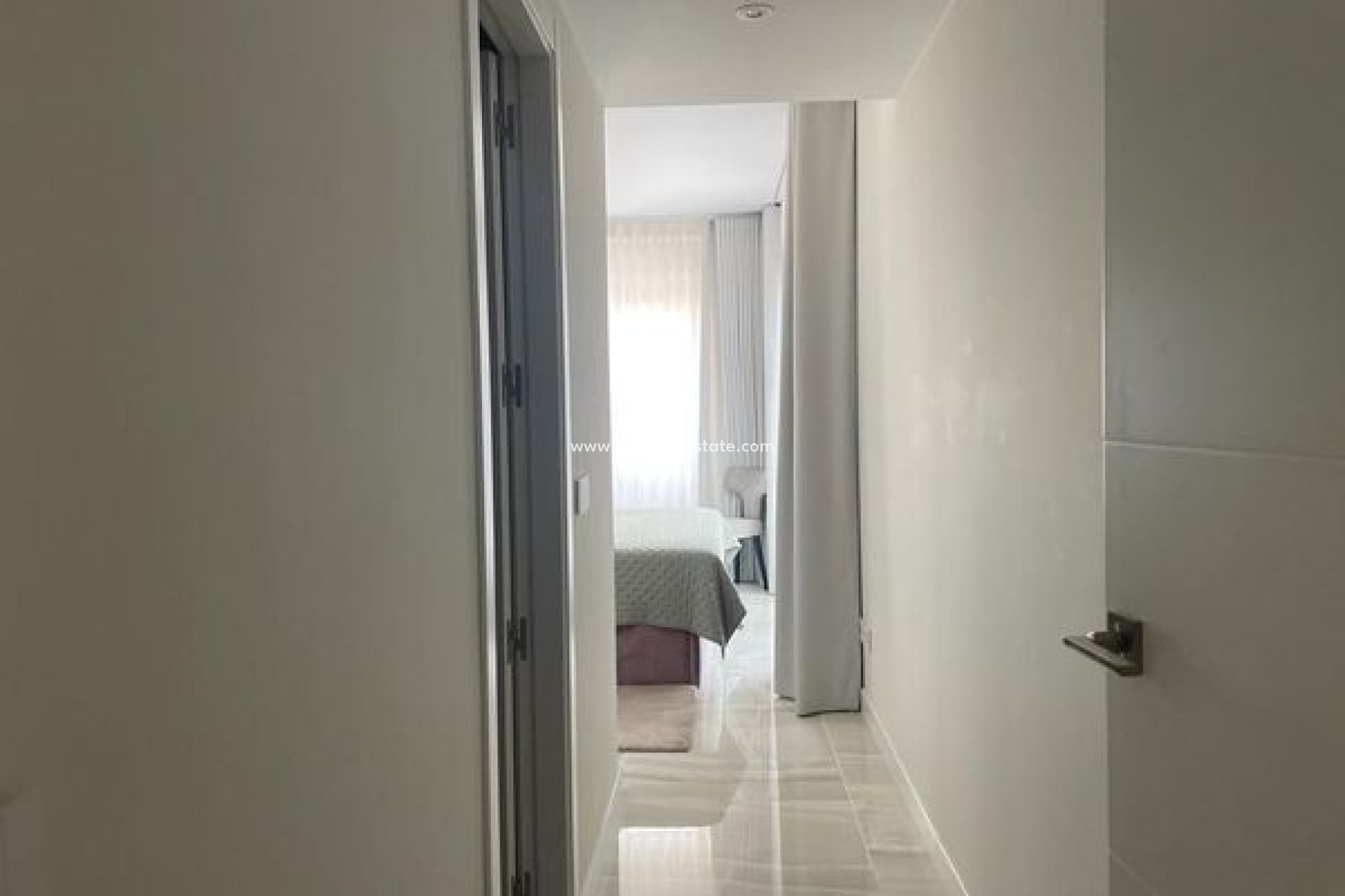 Resale - Apartment -
Torrevieja - Punta prima