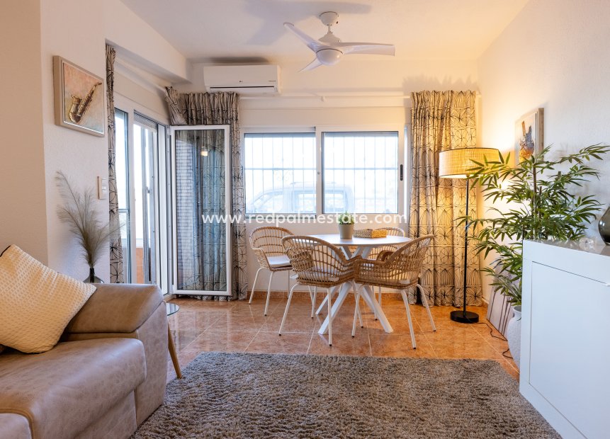 Resale - Apartment -
Torrevieja - Punta prima