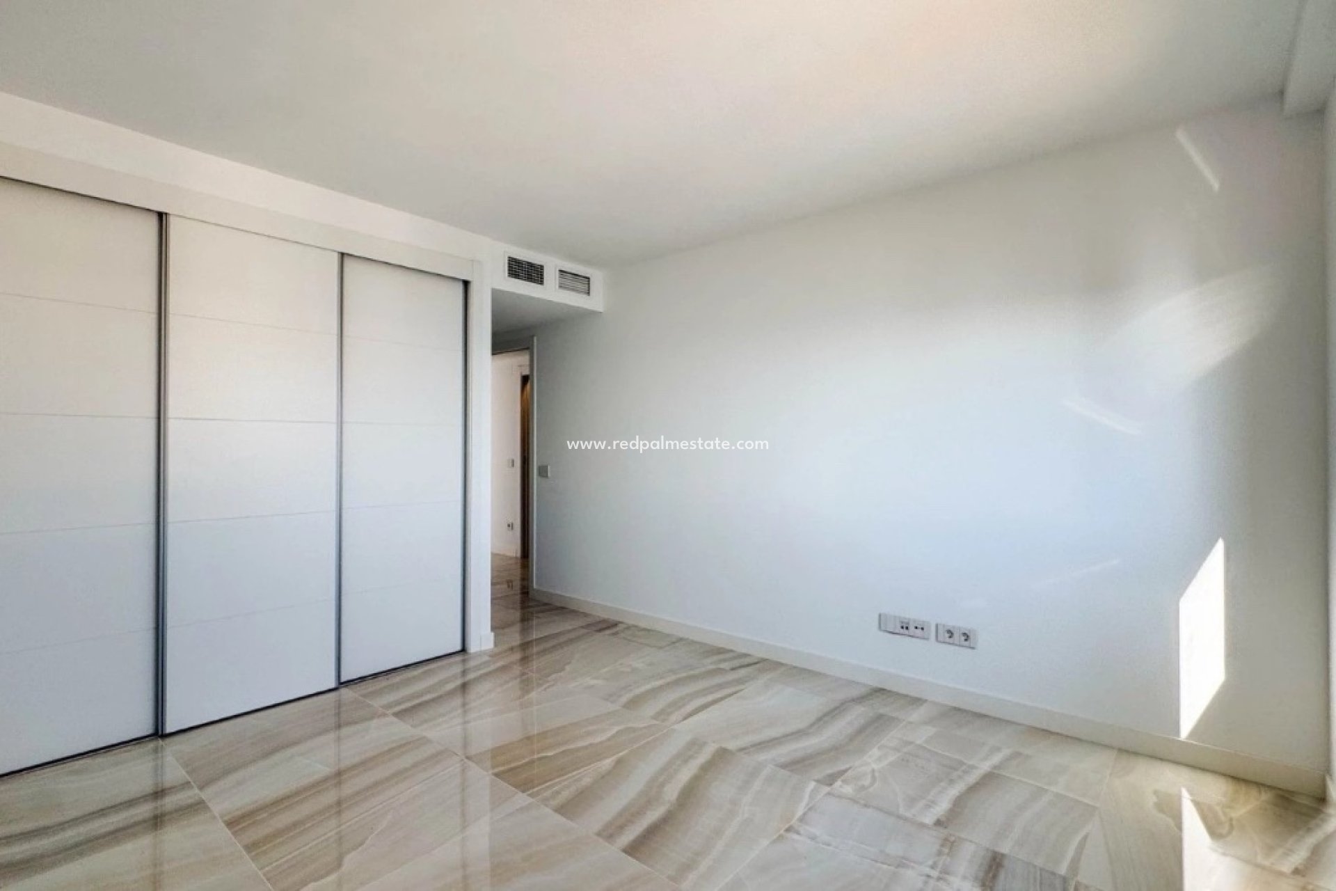 Resale - Apartment -
Torrevieja - Punta prima
