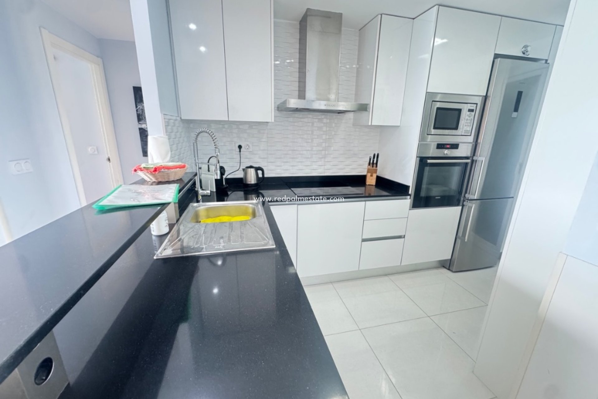 Resale - Apartment -
Torrevieja - Punta prima