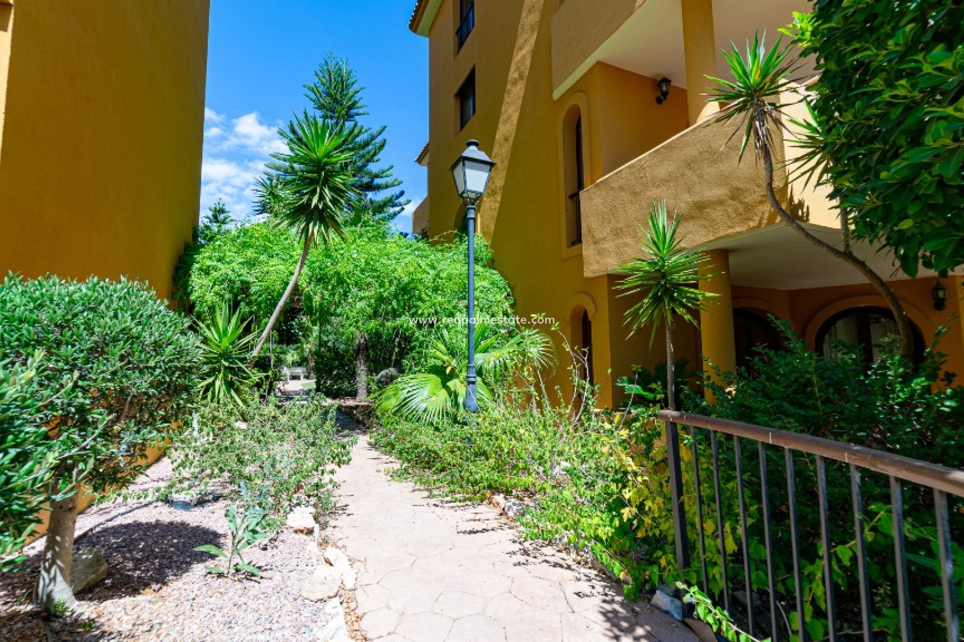 Resale - Apartment -
Torrevieja - Punta prima