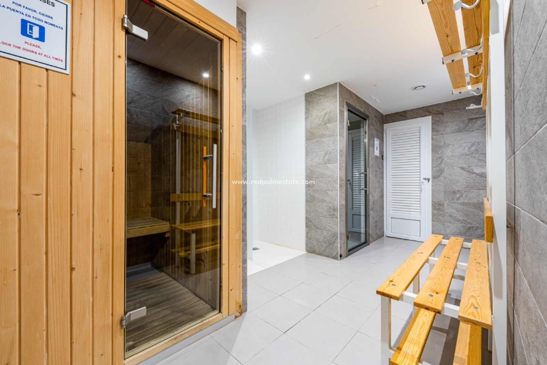 Resale - Apartment -
Torrevieja - Punta prima