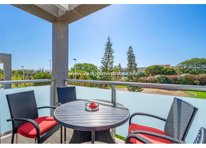 Resale - Apartment -
Torrevieja - Punta prima